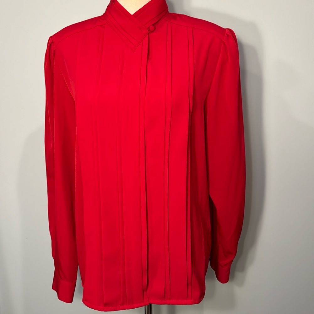 Christie and Jill Vintage red pleated long sleeve blouse Size 8